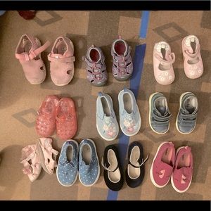 Box of baby and toddler shoes, mostly sizes 6/7